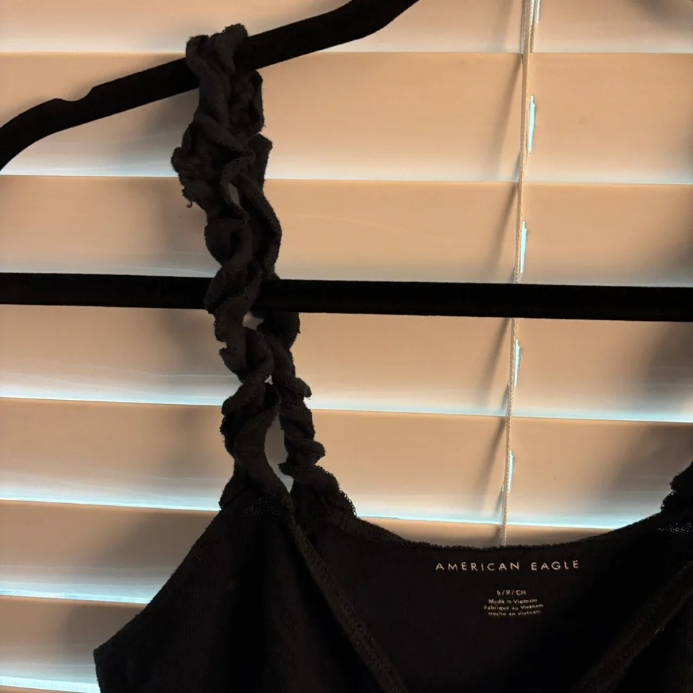 American Eagle Black Cropped Tank Top - Picture 3 of 6